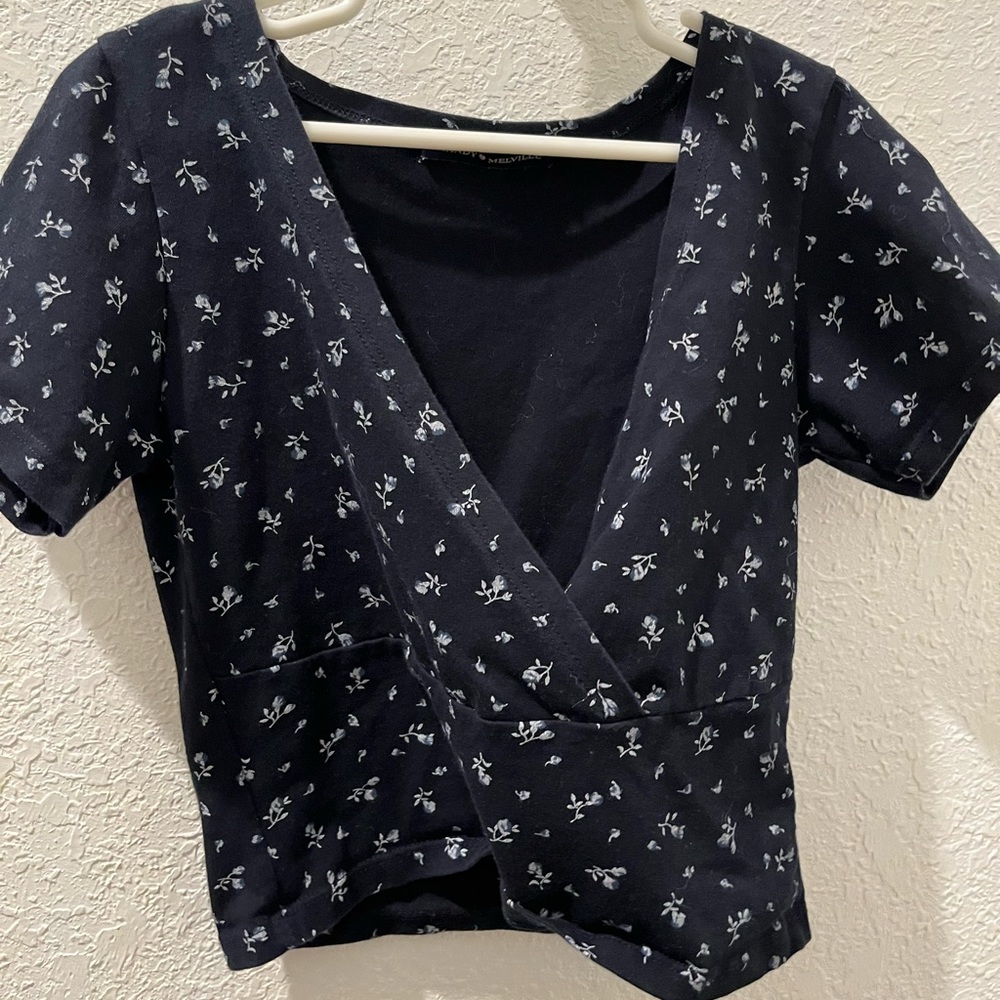 dark blue amara top never worn